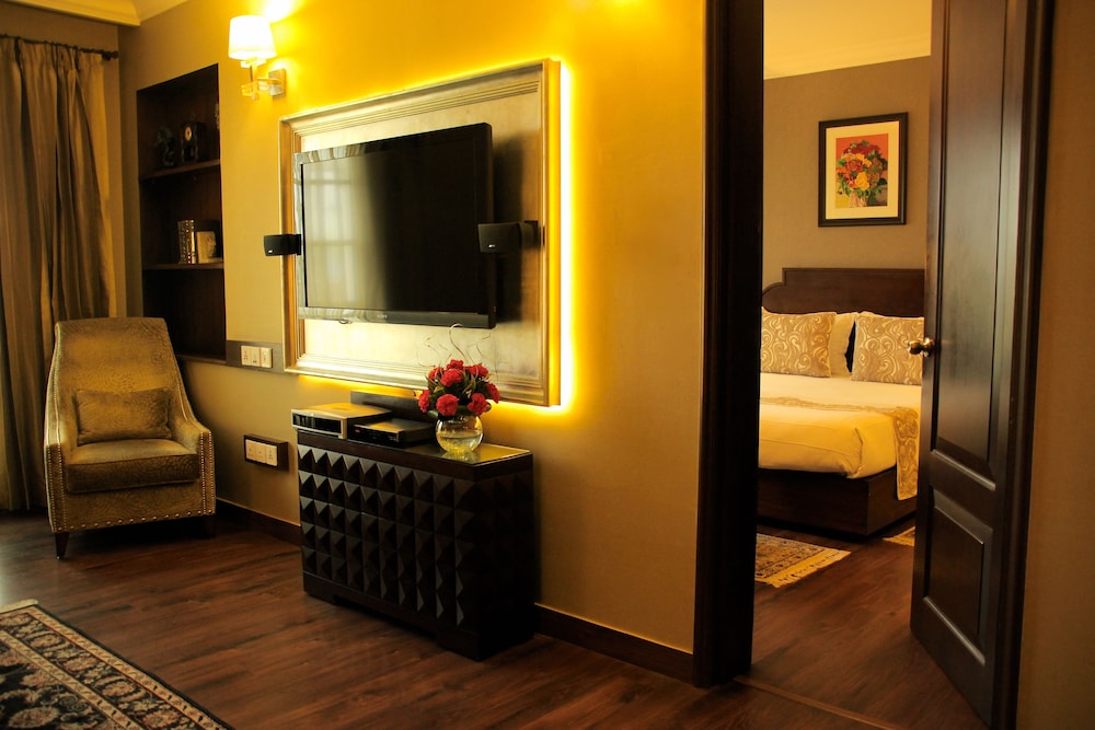 Deluxe Suite photo 3