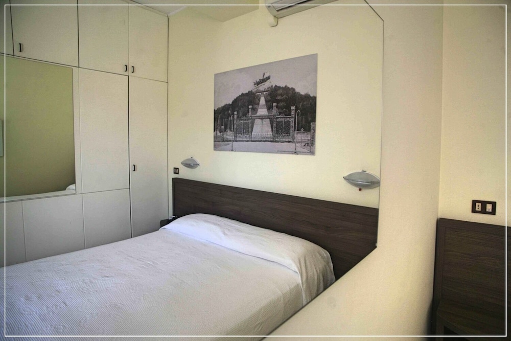 Quadruple Room - Photo 8