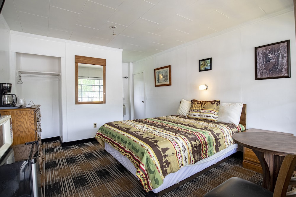 Queen Bed - Photo 4