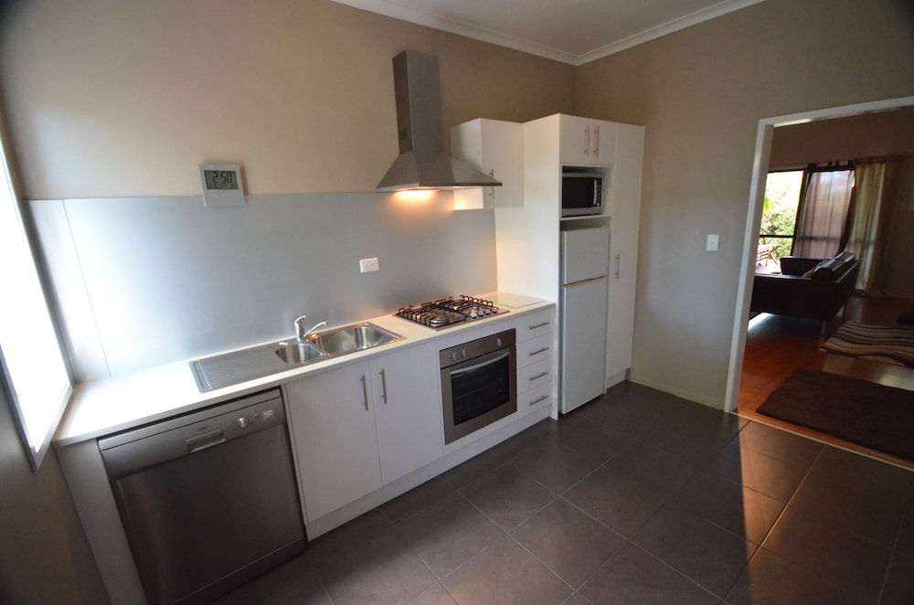 Executive Villa, 3 Bedrooms - Photo 2