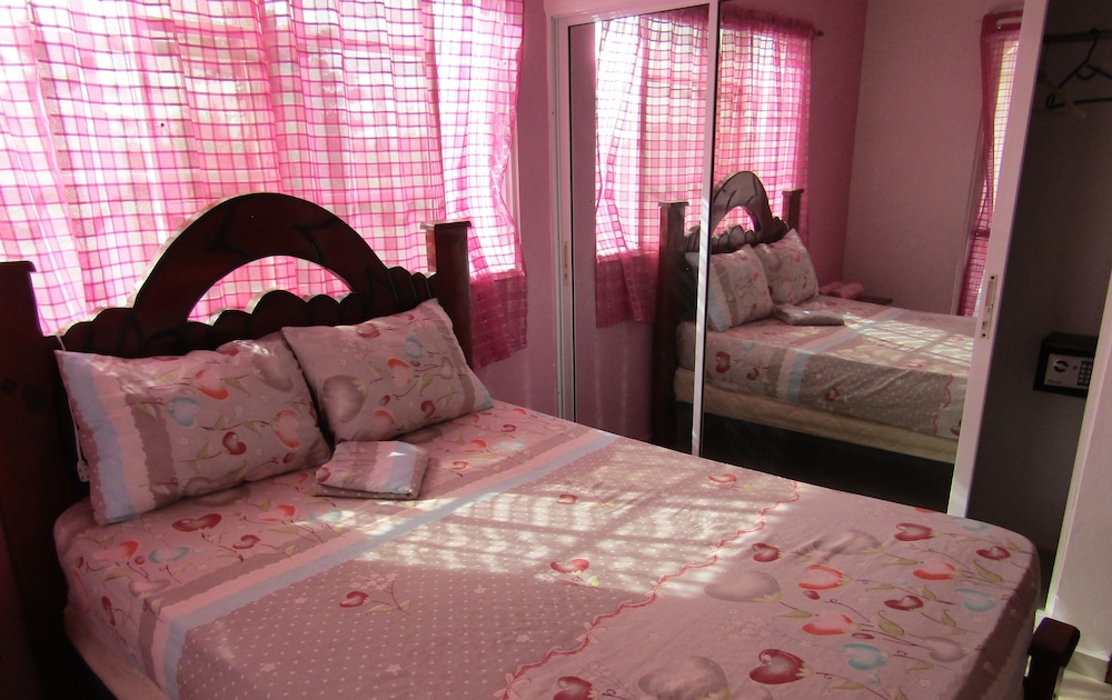Double Room With Balcony and External Private Bathroom in a Shared Apartment