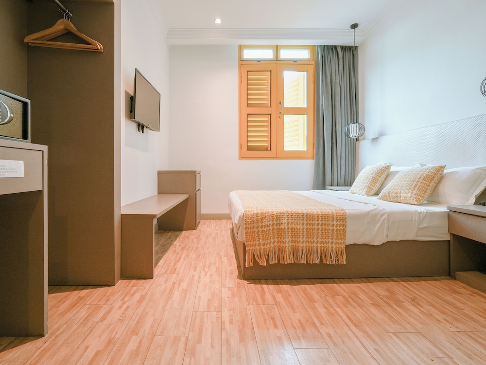 Deluxe Double or Twin Room, City View photo 1
