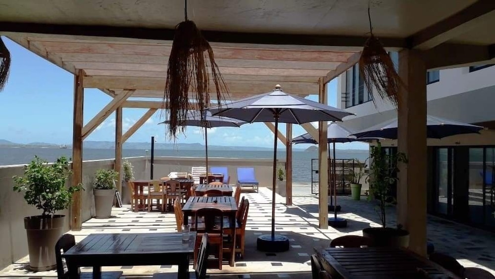 Luxury room ON THE BEACH,  1 King Bed photo 3