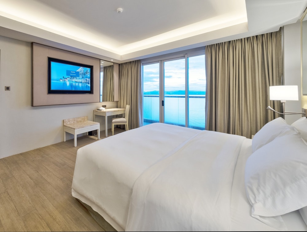Superior Suite With Sea View photo 2