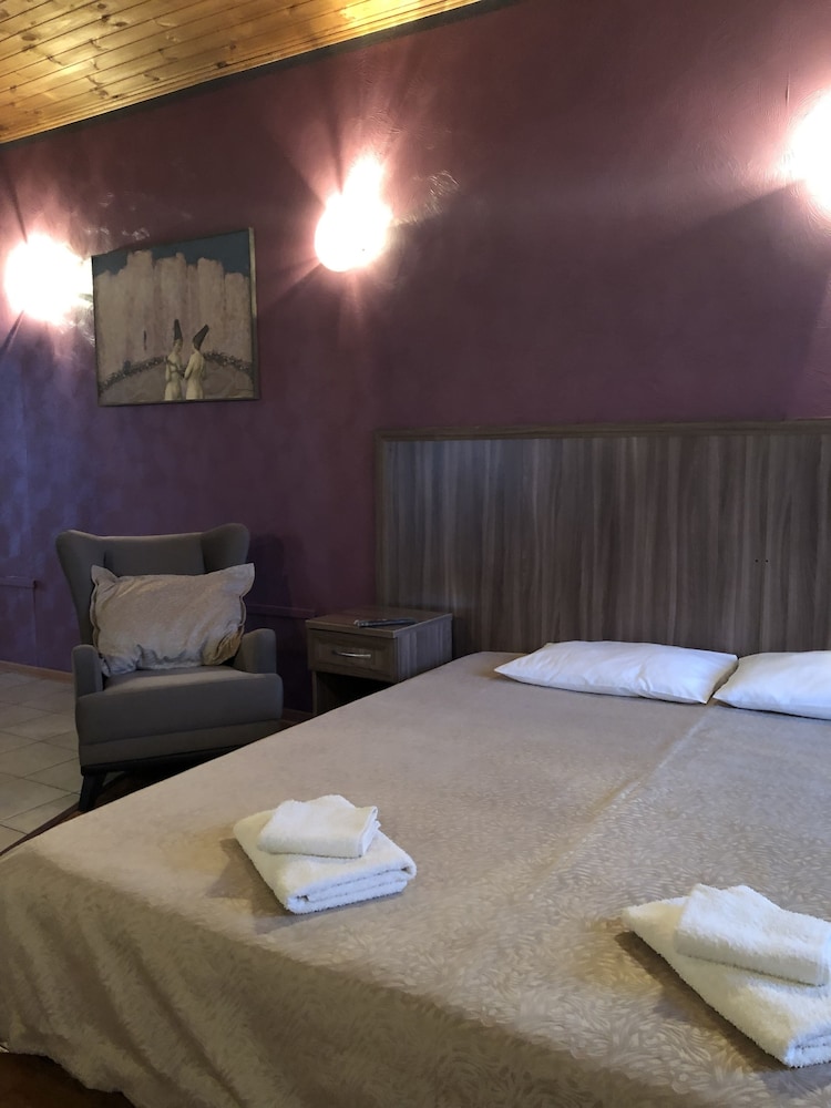 Luxury Suite, 1 King Bed photo 3