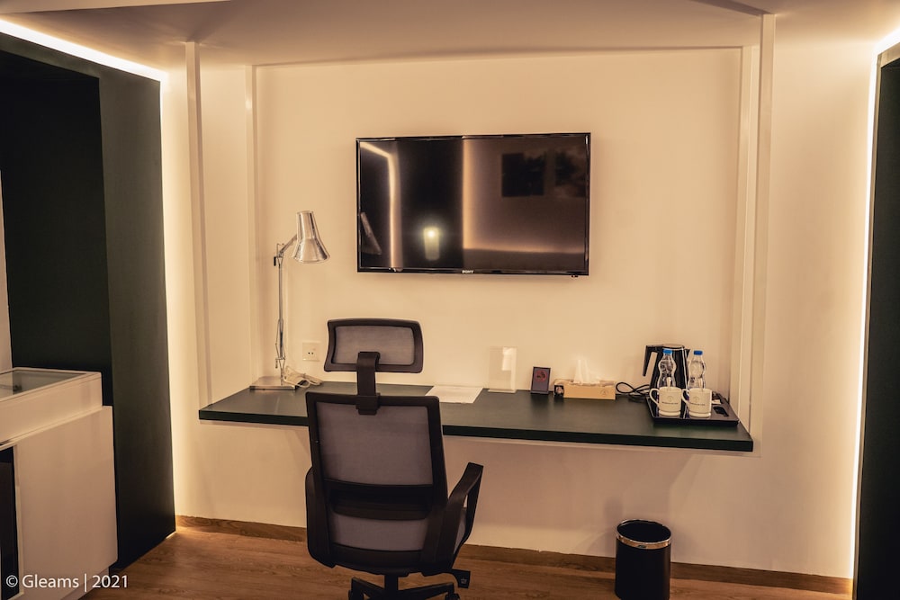 Deluxe Double Room, 1 Queen Bed, City View