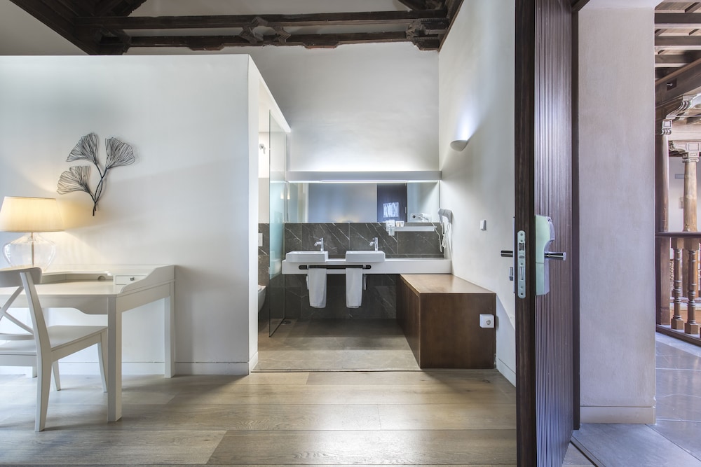 Suite (Alhambra View) - Photo 21