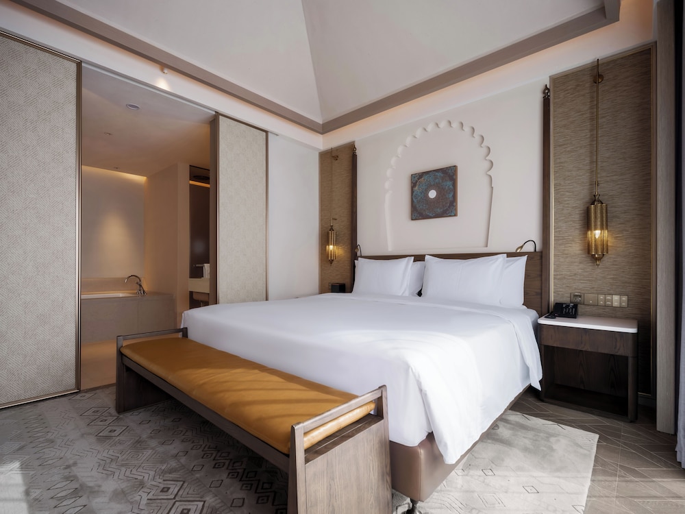 Mirage Oasis Suite