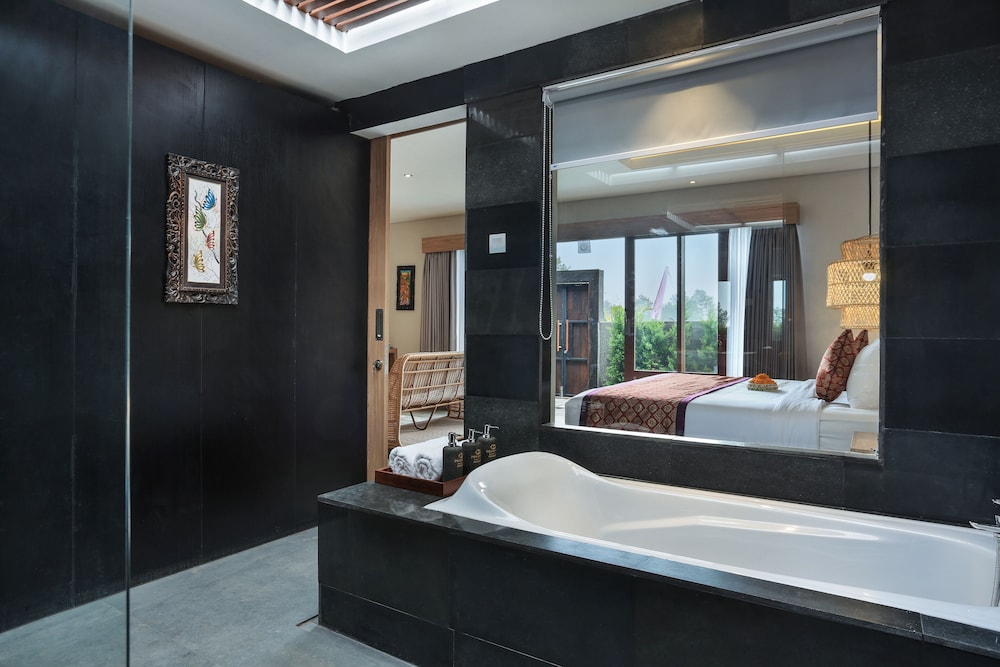One Bedroom Private Heated Pool Villa - Photo 6