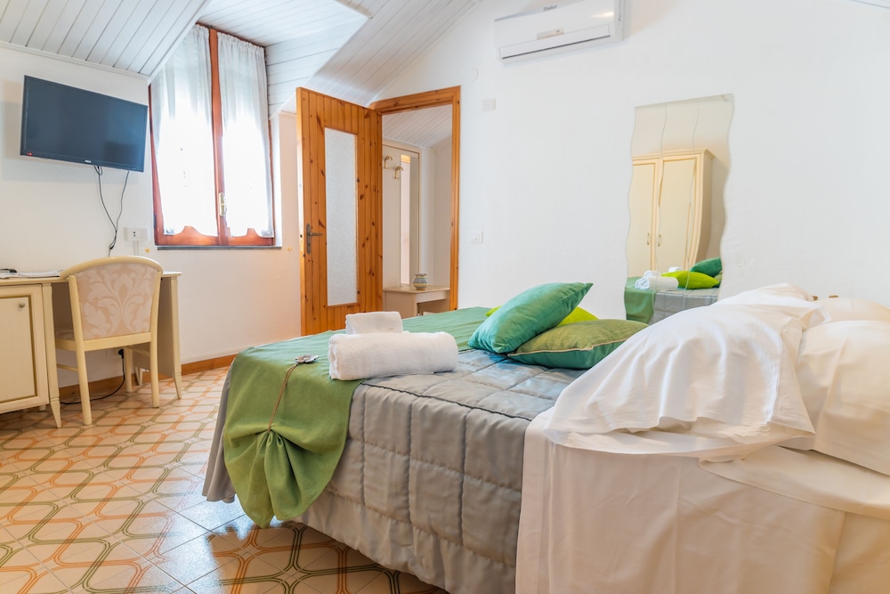 Double Room, Sea View (Depandance) - Photo 20