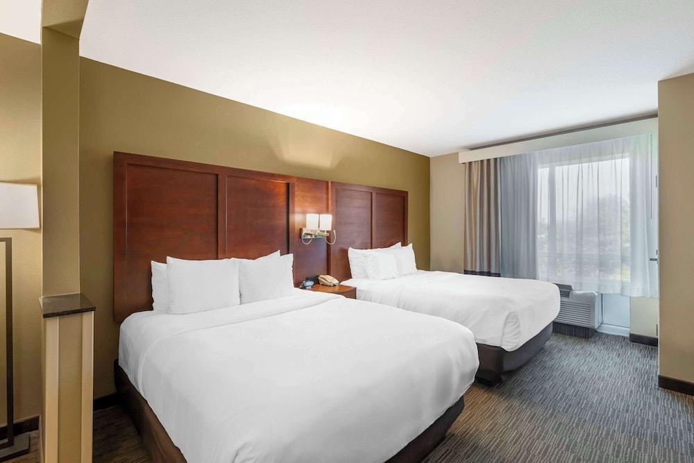 Standard Room, 2 Queen Beds, Non Smoking - Photo 1