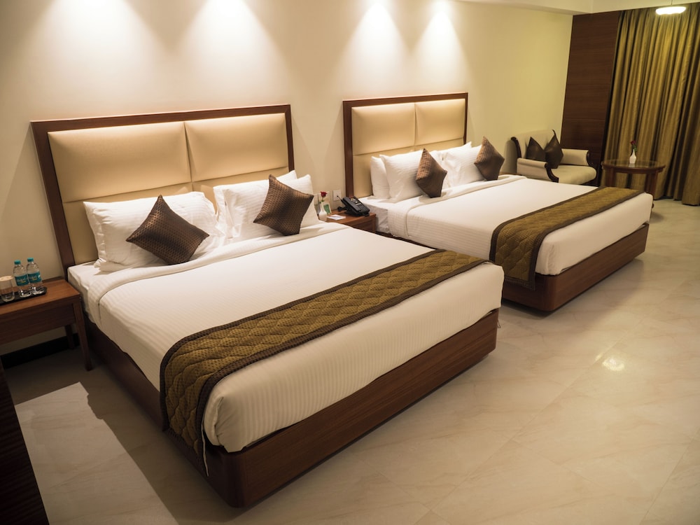 Luxury Suite - Photo 1
