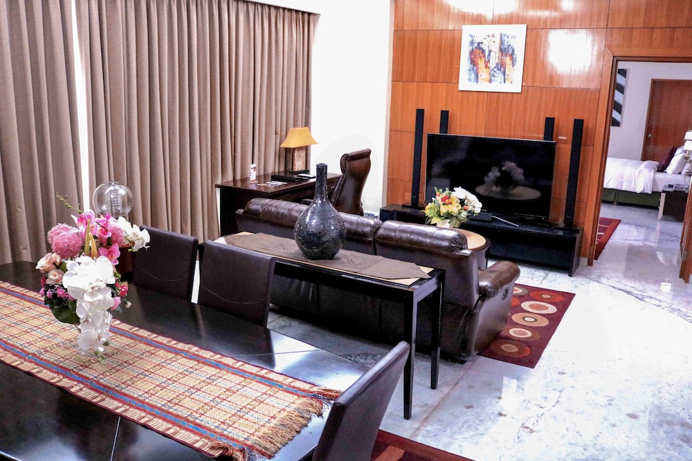 ARYADUTA SUITE photo 3