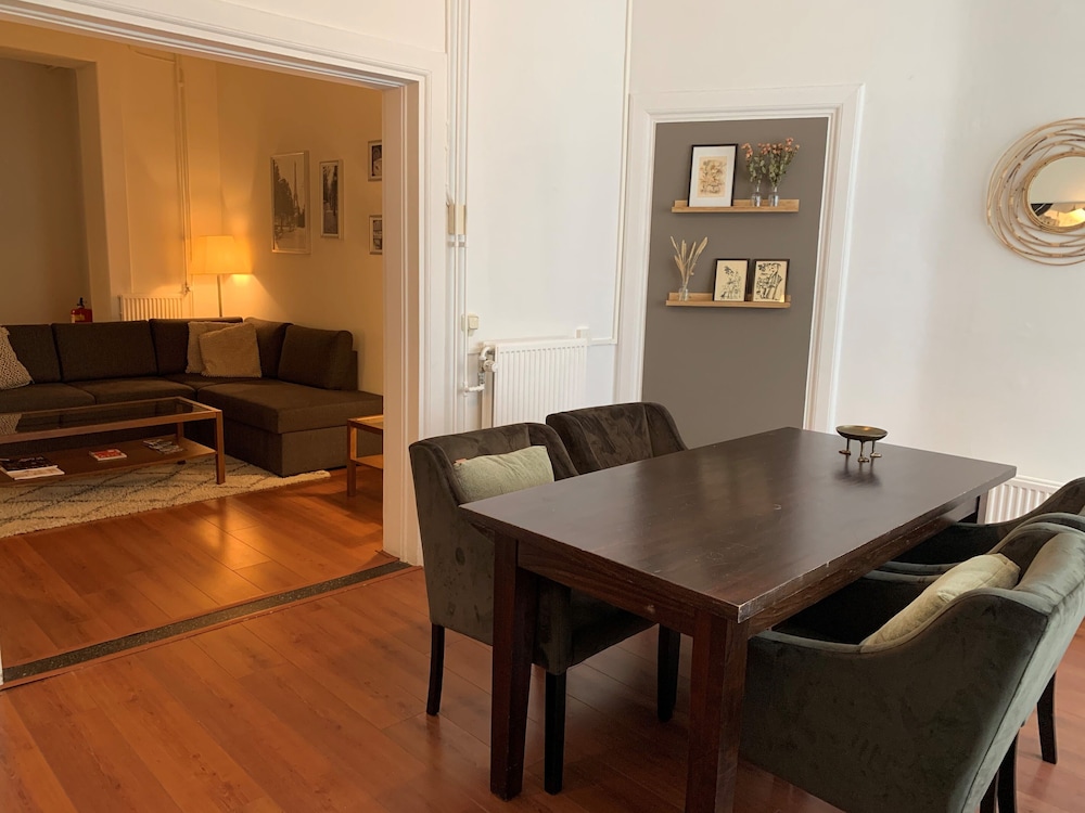 Apartment photo 1
