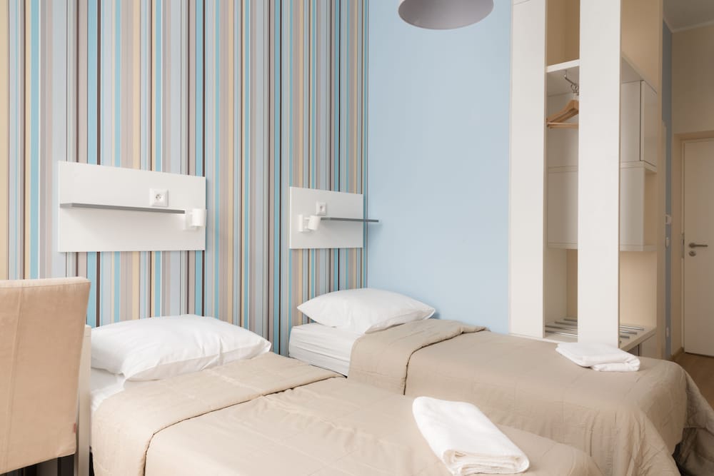 Standard Twin Room - Photo 1