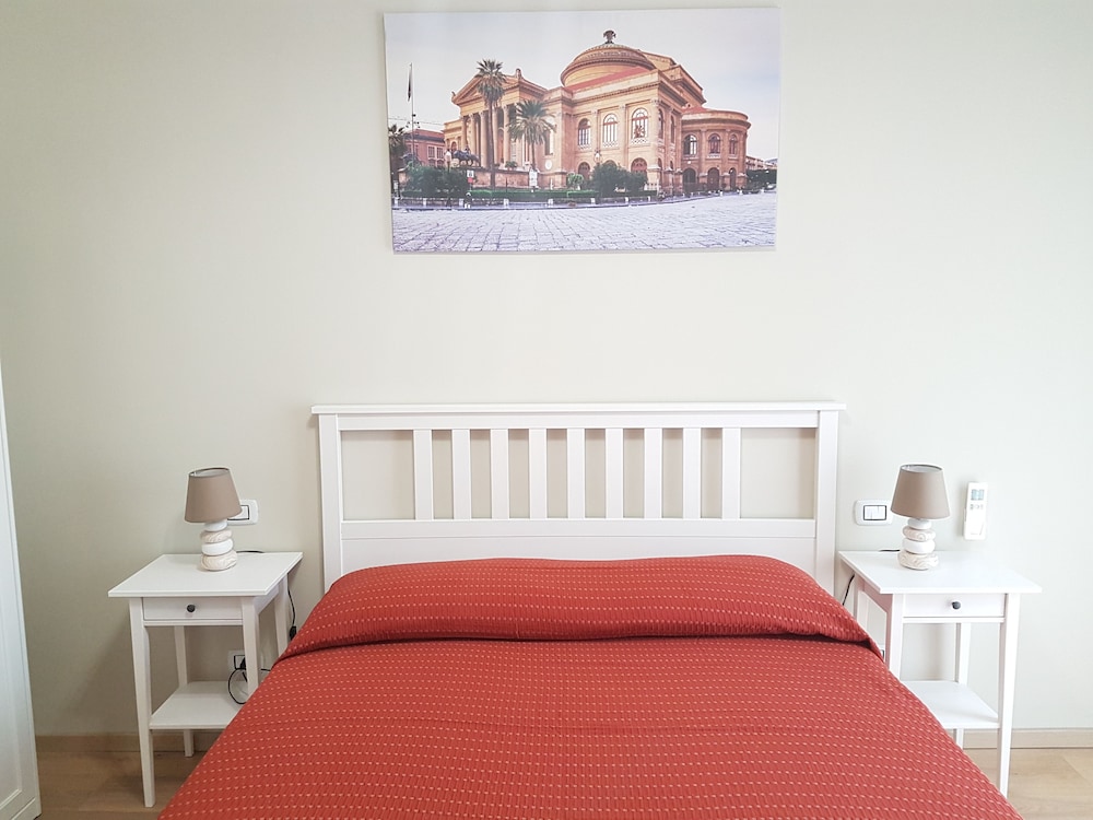 Double Room (Private External Bathroom)