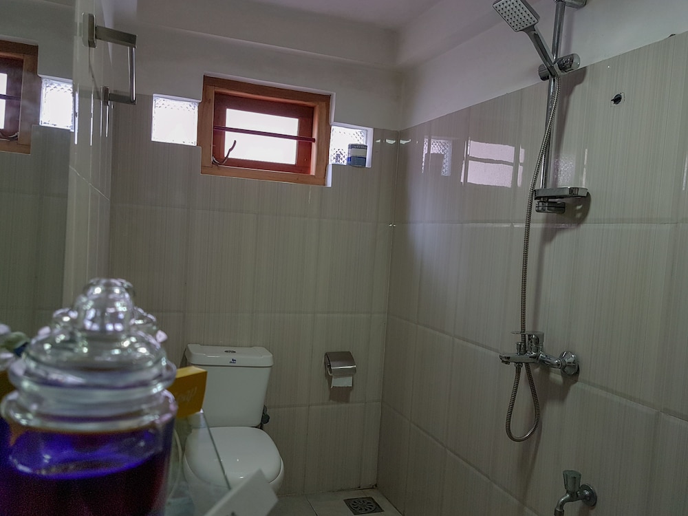 Standard Double Room, 1 King Bed, Smoking photo 2
