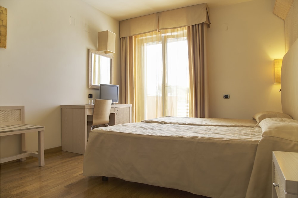 Superior Double Room, Sea View (Le Sale) photo 1