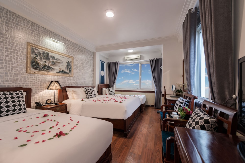Family Triple Room, 1 Bedroom, City View