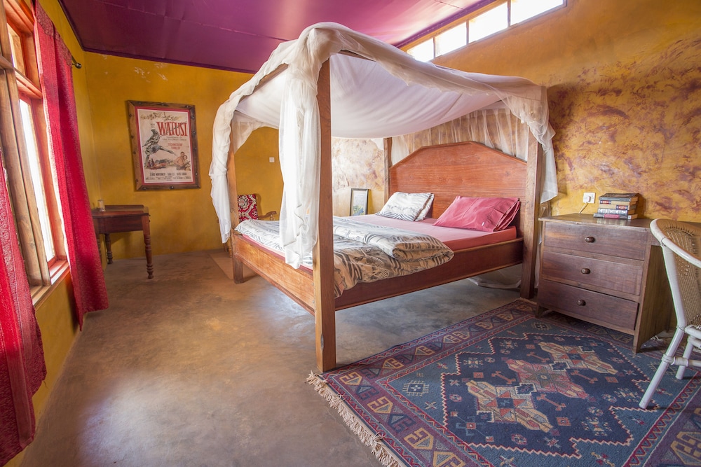 Family Bungalow, 2 Queen Beds, Mountain View photo 3