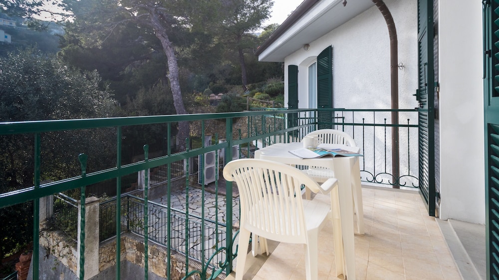 Apartment, 2 Bedrooms, Partial Sea View
