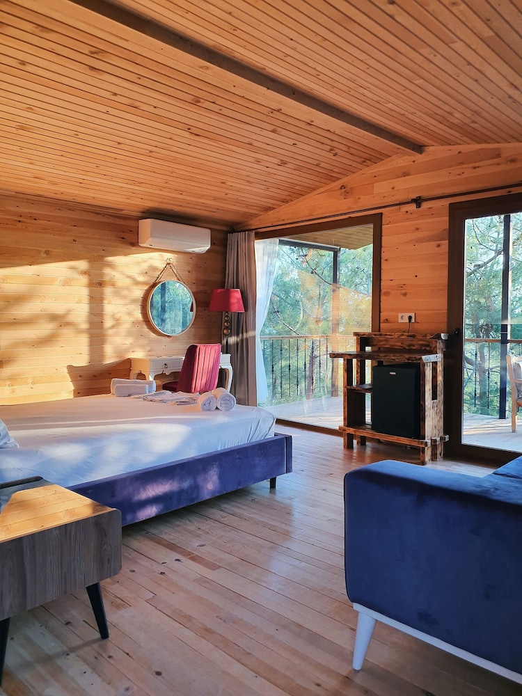 Comfort Tree House, Garden View