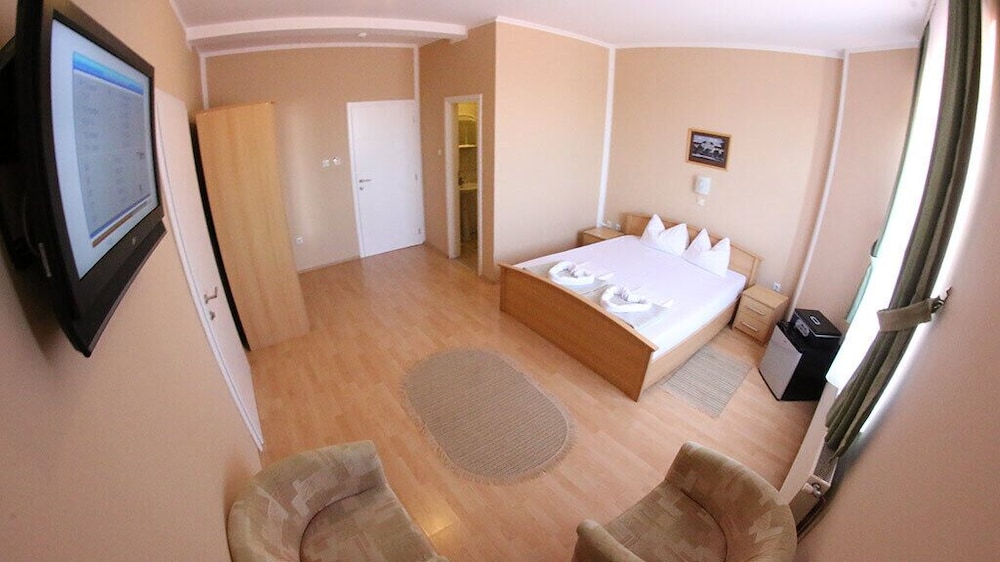 Classic Double Room photo 3