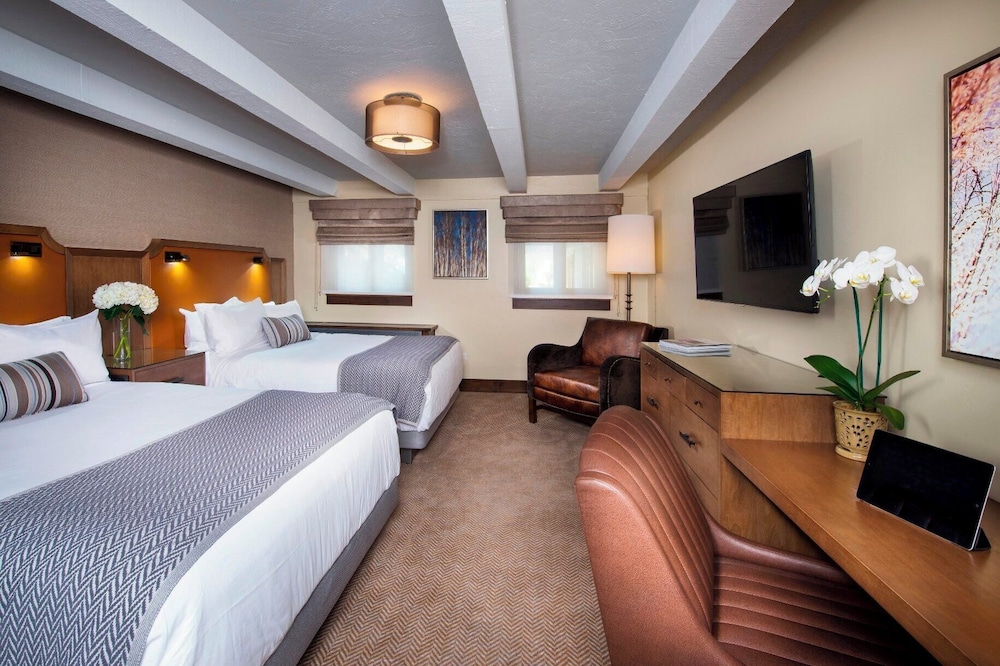 Luxury Room, 2 Queen Beds - Photo 4