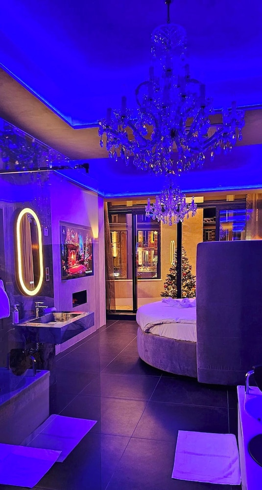 Suite impériale, 1 très grand lit, vue ville photo 1