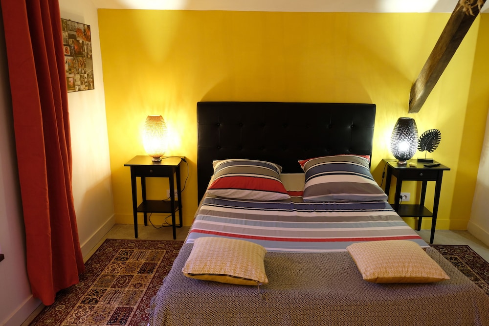 Family Suite, Private Bathroom - Photo 4