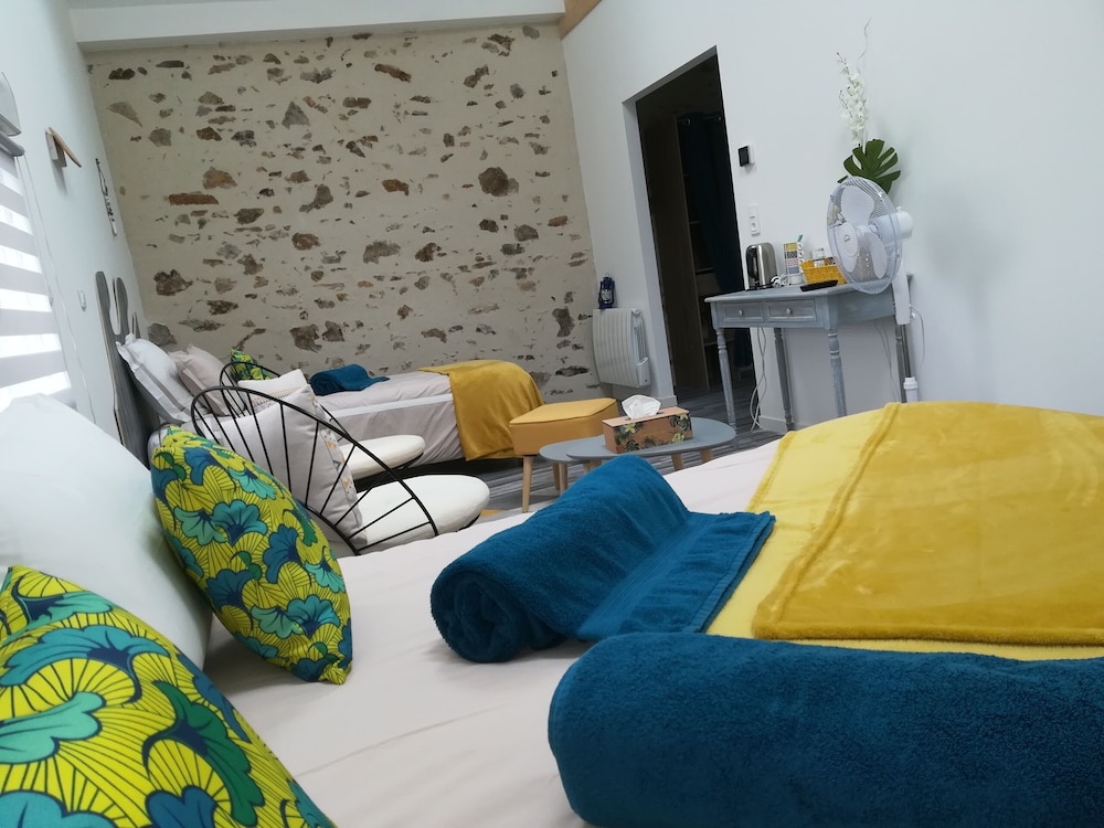 Comfort Triple Room, Private Bathroom (Chambre "Mer")