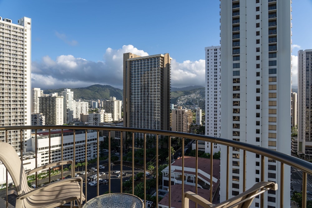 Room, 1 King Bed With Sofa Bed, Balcony, City View (waikiki City View)