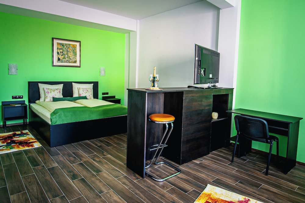 Family Studio Suite