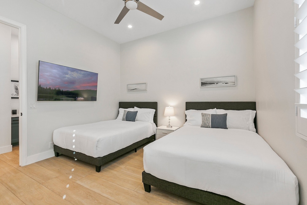 House, Multiple Beds, Pool Access, Pool View (The Montage Resort)