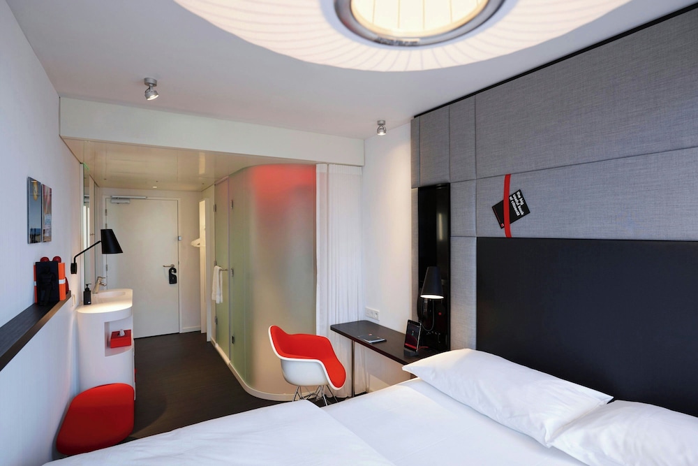 Room, 1 King Bed (High Floor) photo 2
