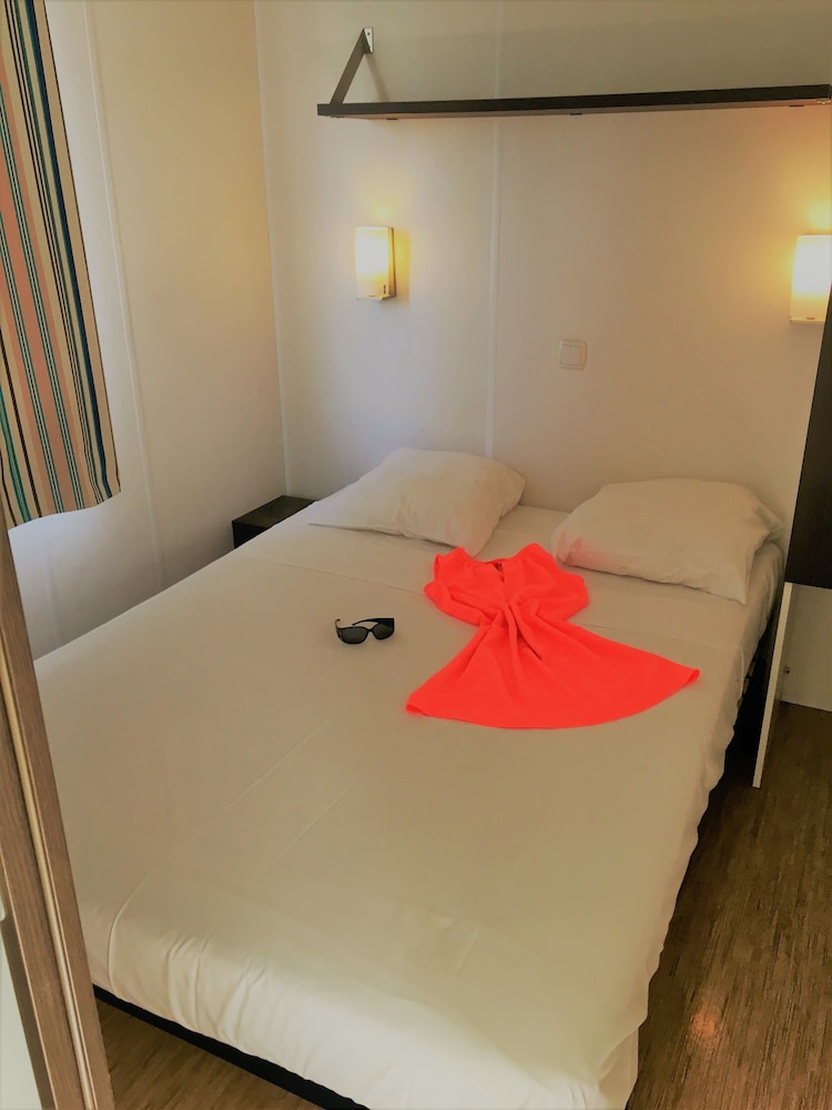 Basic Mobile Home, 2 Bedrooms photo 1