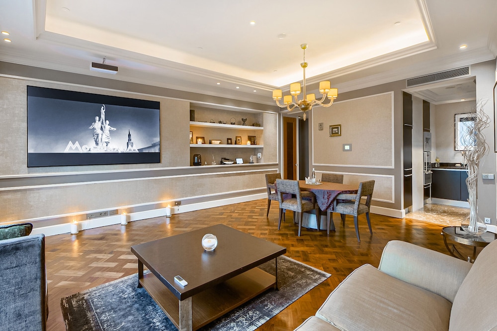 Sky View Apartment, 49th floor of the "Federation Tower West"