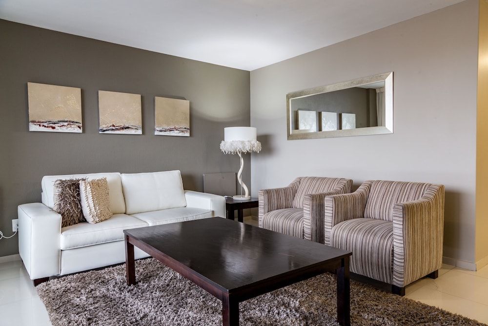 Luxury Suite, 2 Bedrooms - Photo 1