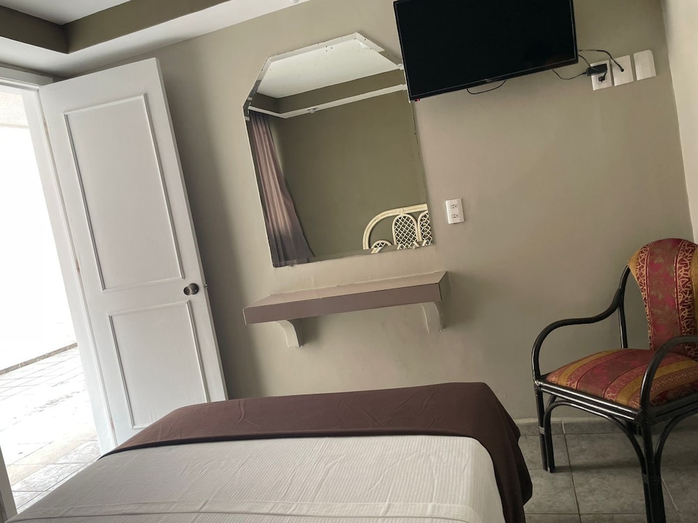 Standard Room photo 2
