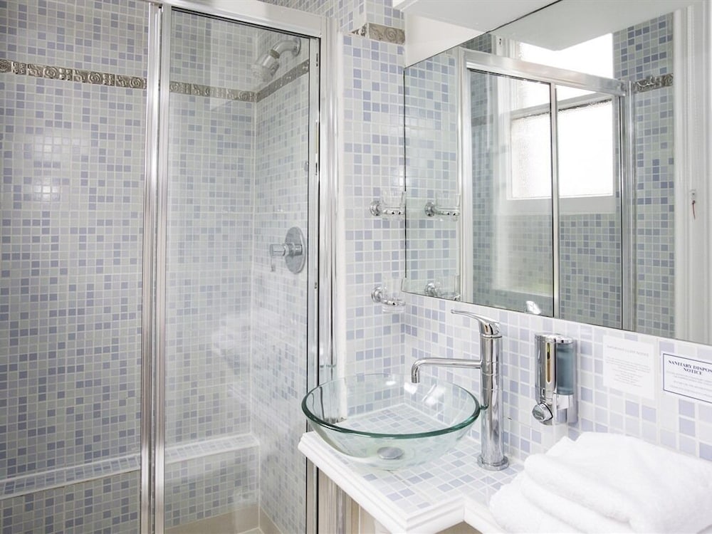 King Room, Ensuite photo 2