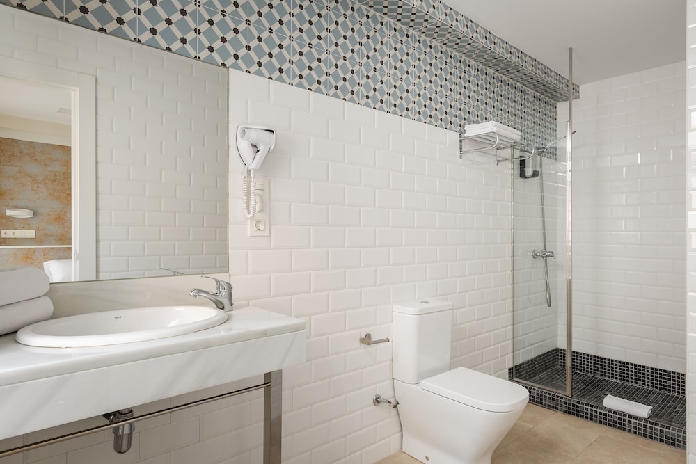 Double Room - Photo 19