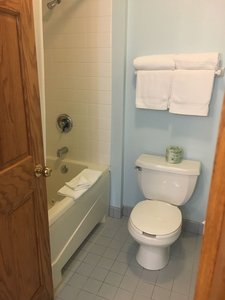 Deluxe Room, 2 Queen Beds photo 2