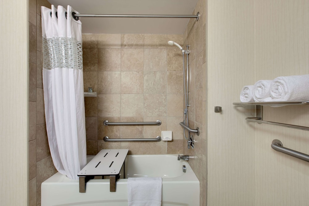 Suite, 2 Queen Beds, Accessible, Non Smoking - Photo 2