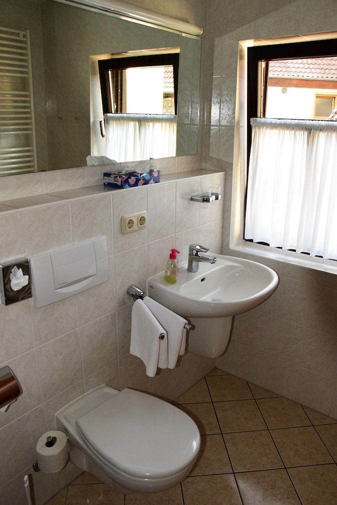 Single Room photo 3
