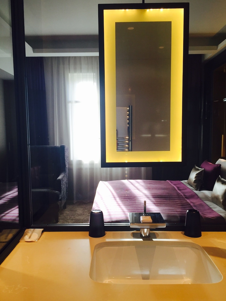 Superior Room, 1 King Bed - Photo 3