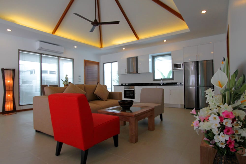 Luxury Villa photo 2