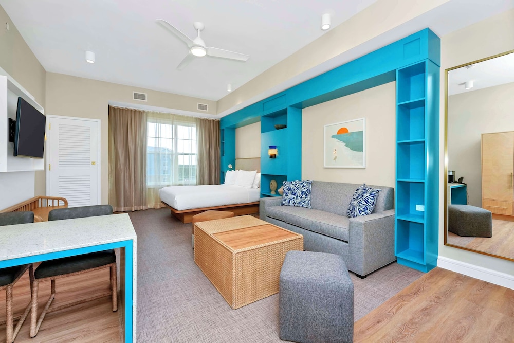 Suite, 2 Bedrooms, Corner