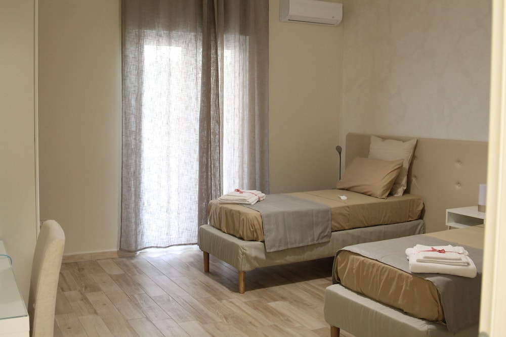 Junior Suite, Ensuite (with shower balcony) photo 3