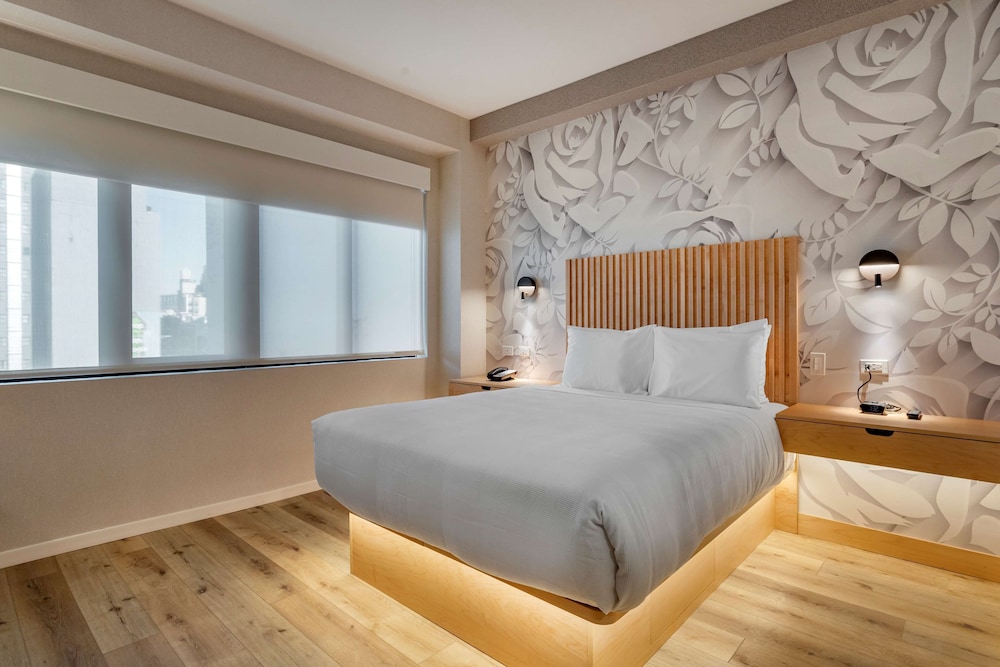 Standard Room, 1 Queen Bed, Accessible, Non Smoking (Bathtub)