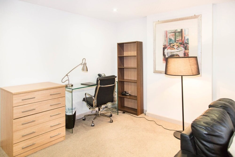 Classic Apartment, Ensuite photo 2